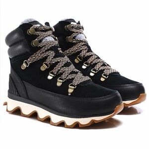 Sorel Kinetic Conquest sneaker boots, black, size 8.